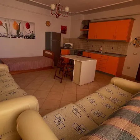 Kevin Apartment Golem (Tirana)